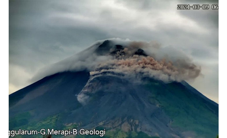 Gunung Merapi Kembali Luncurkan Awan Panas Indoposco