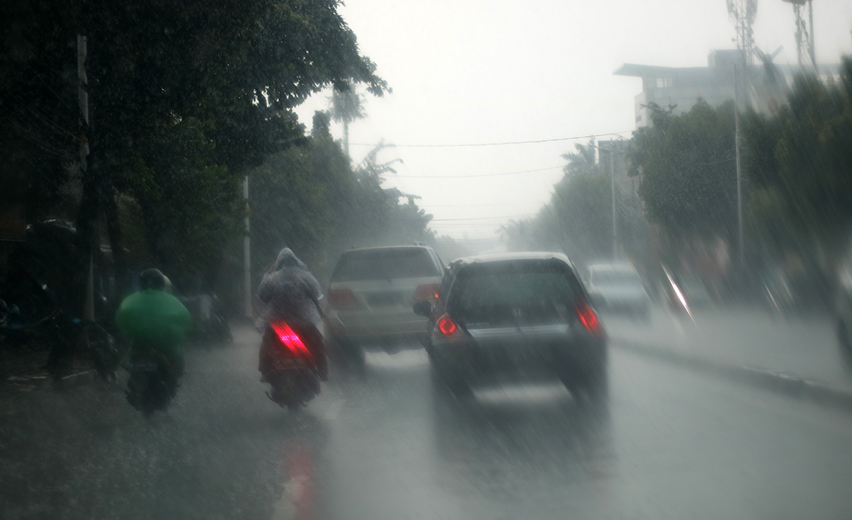 Waspadai Hujan Disertai Petir Dan Angin Landa Wilayah Jaksel Dan