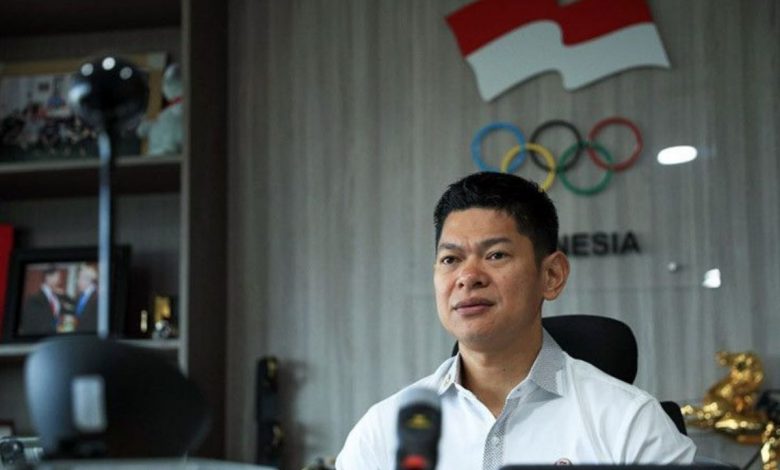 Ketua Umum Komite Olimpiade Indonesia (KOI) Raja Sapta Oktohari, saat memberi keterangan mengenai sanksi WADA, Jumat (8/10/2021). (Antara/HO-Komite Olimpiade Indonesia/am)