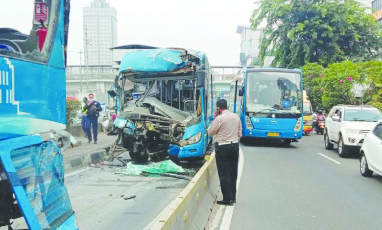 Tabrakan Bus Transjakarta