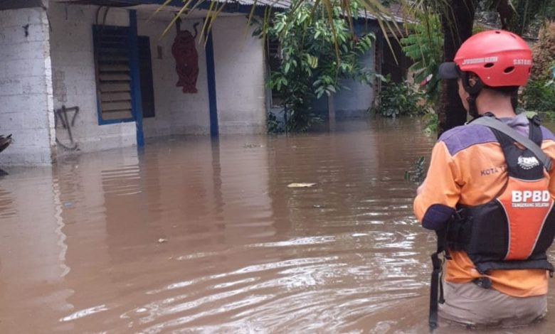 Salah satu rumah warga yang terendam akibat banjir yang terjadi di Kecamatan Setu, Kota Tangerang Selatan. Foto: BPBD Kota Tangerang Selatan