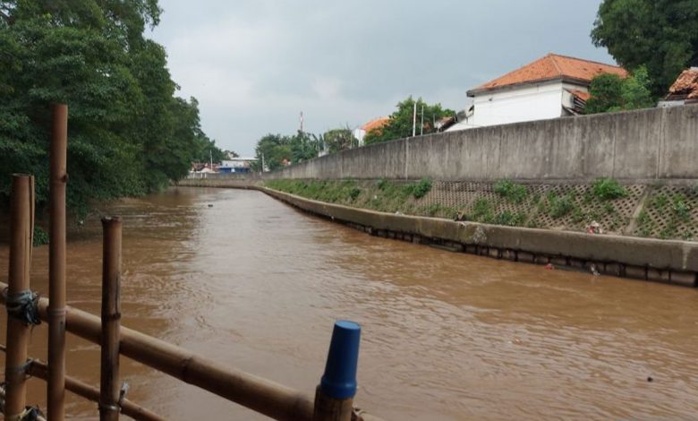 bantaran Kali Ciliwung