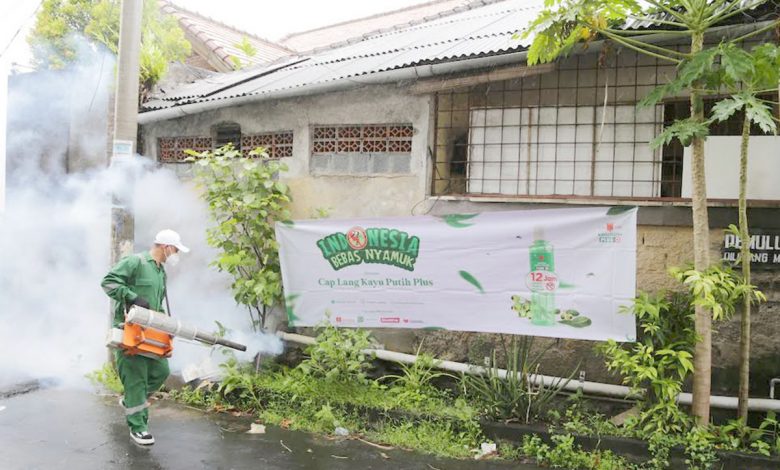 kegiatan fogging program CSR Cap Lang Kayu Putih Plus