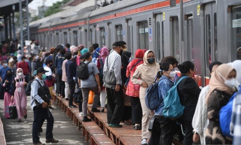 penumpang KRL