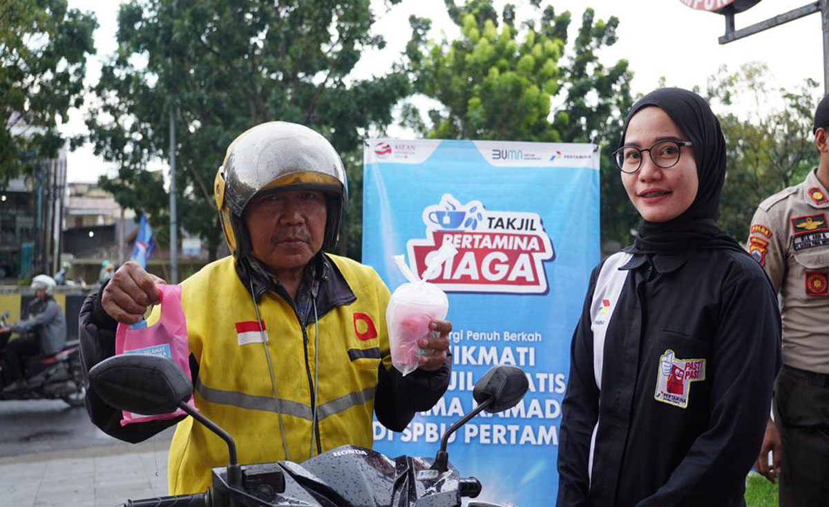 Pertamina Patra Niaga Jawa Bagian Tengah Bagikan 13 630 Paket Takjil Di