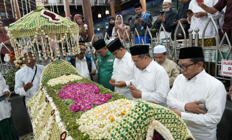 Anies-Ziarah-co