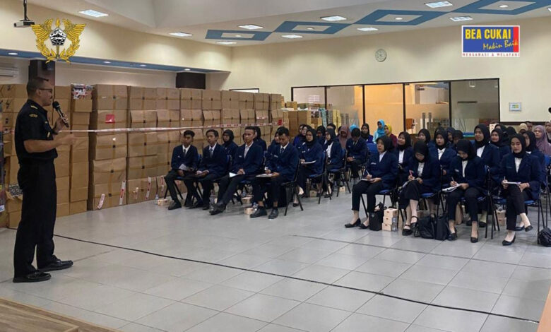 Campus-Visit-Customs-co