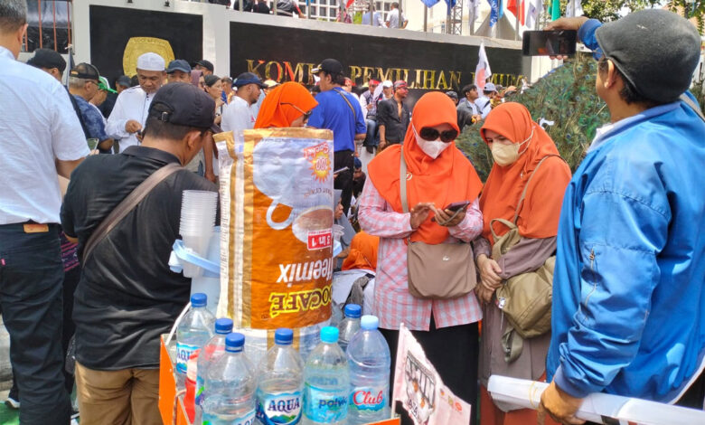 Pedagang-kopi-co