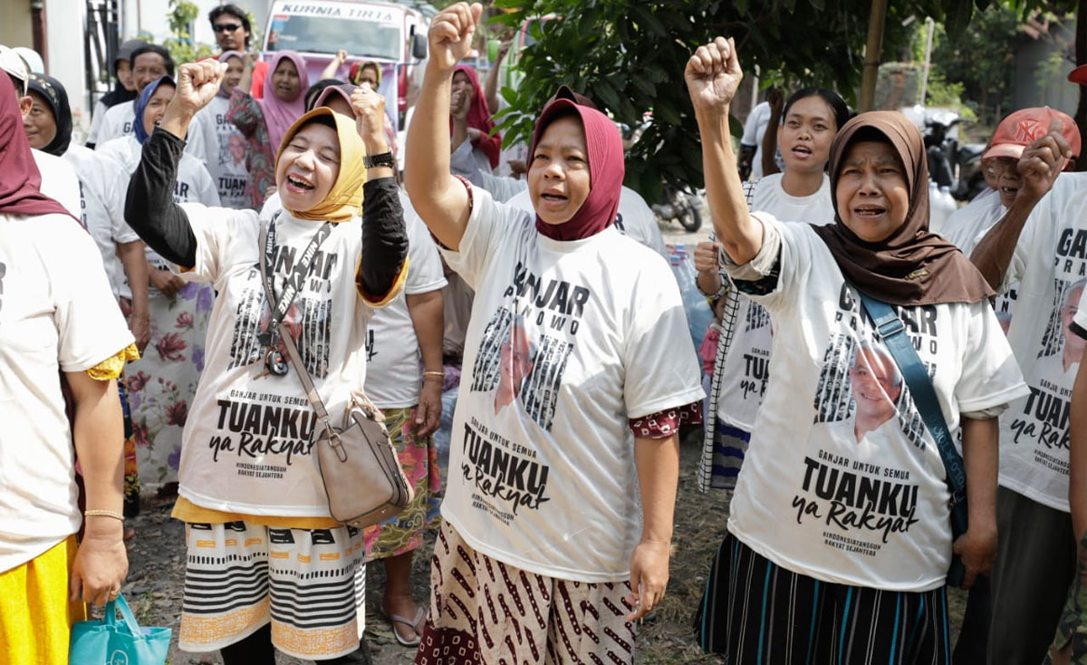 Warga Desa Caruban Sumringah Dapat Bantuan Air Bersih Dari Pena Mas