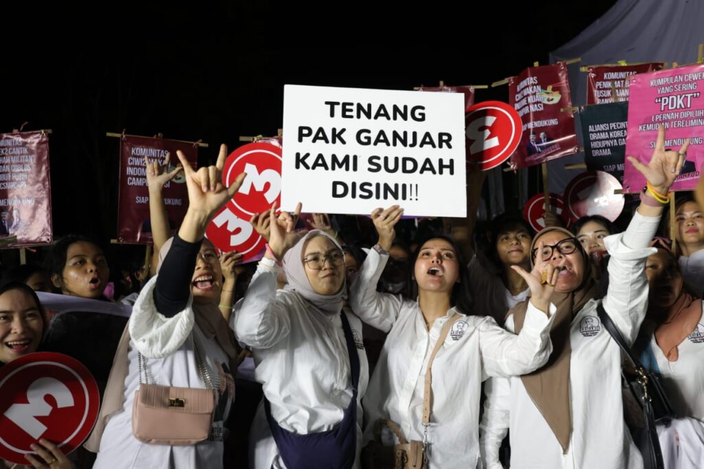 Foto : Pendukung Ganjar Pranowo - Mahfud MD (istimewa)