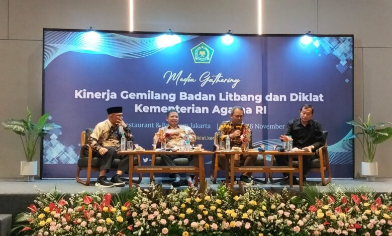 Staf Khusus Menteri Agama Bidang Media dan Komunikasi Publik Wibowo Prasetyo (2 dari kanan). Foto: Nasuha/ INDOPOS.CO.ID