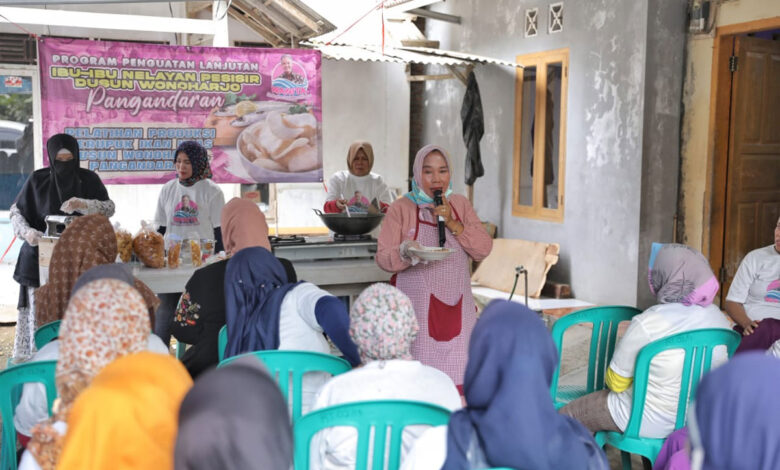 Wanita-Nelayan-co