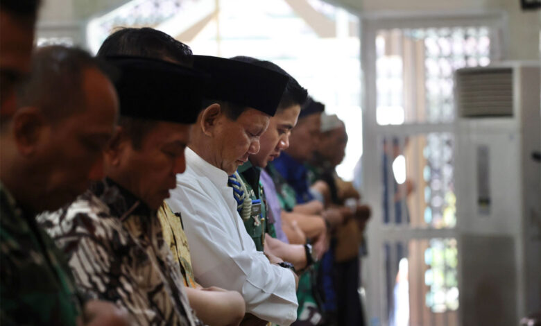 Sholat-Jumat-Prabowo-co