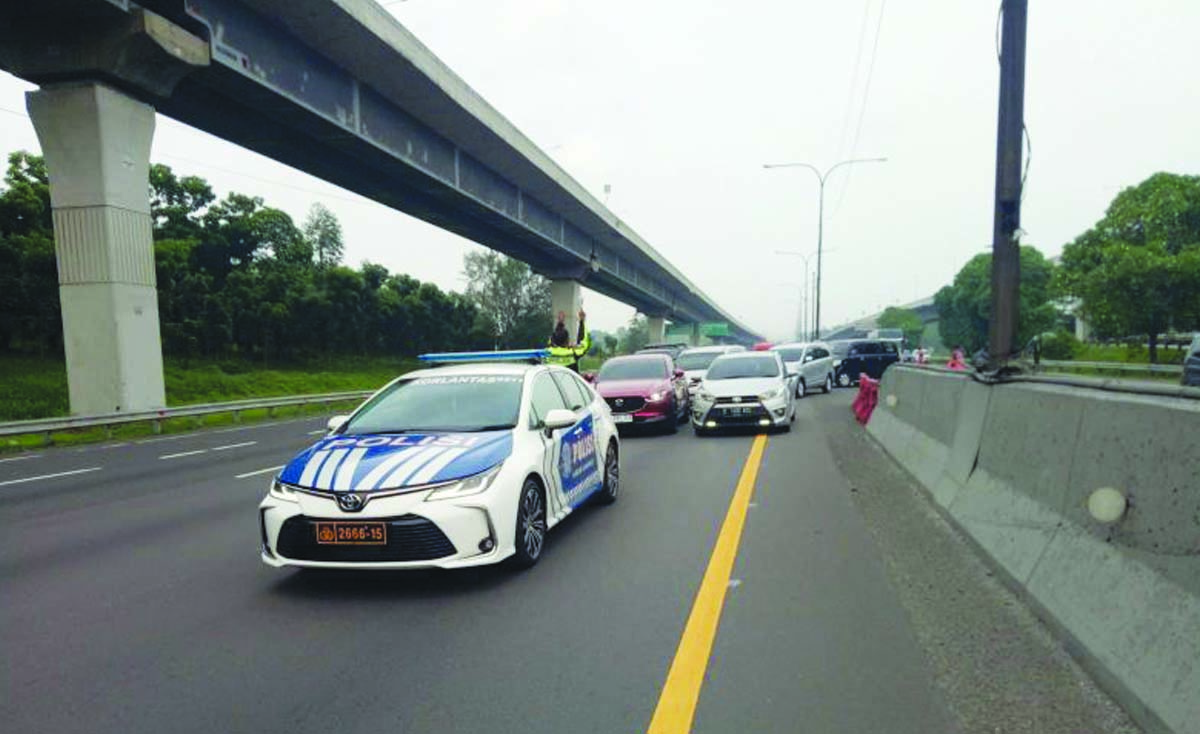 Atasi Macet Jalan Tol Jakarta Cikampek Akan Diberlakukan Contraflow