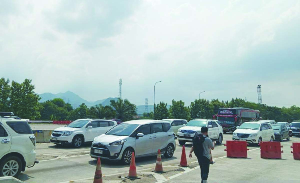 Arus Balik Libur Nataru Kendaraan Melintas Tiap Jam Di Tol