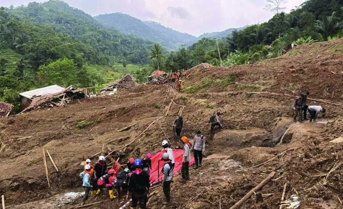 Tiga Korban Longsor Di Bandung Barat Masih Hilang Tim Sar Stop Operasi