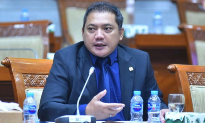 Taufik-Basari-co