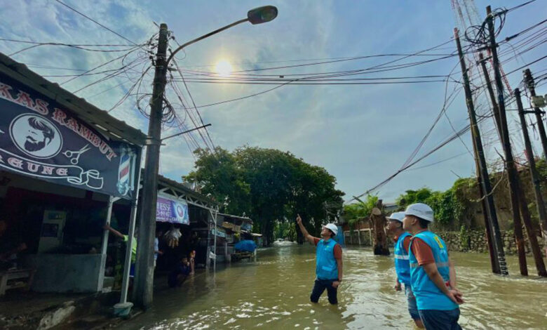 Petugas-PLN