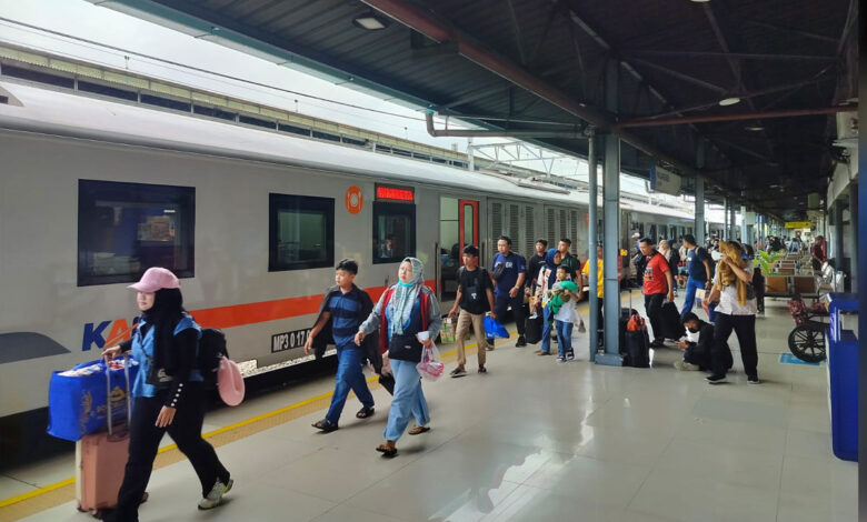 Penumpang-Kereta