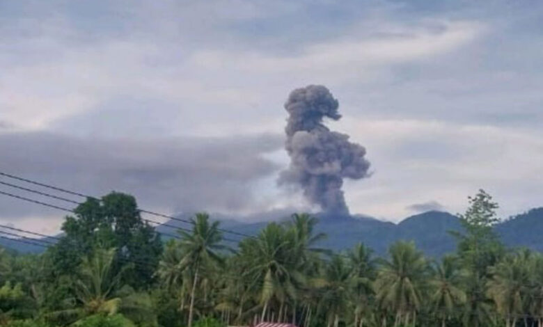 Gunung-Dukono