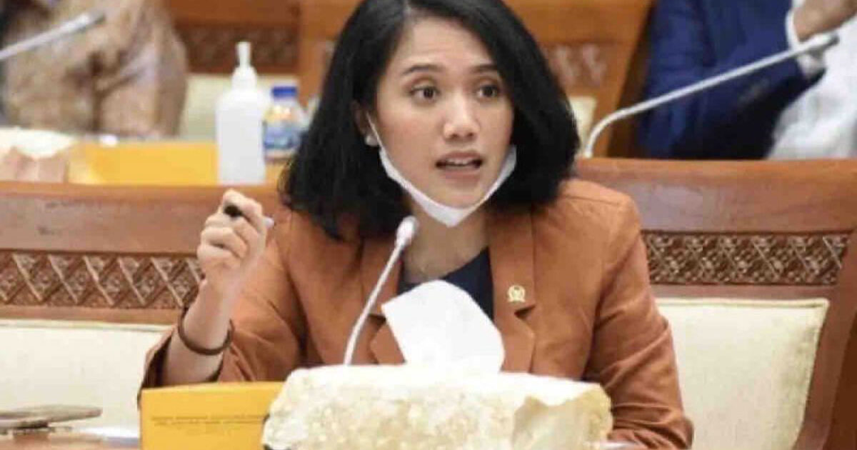 Puteri-Anetta-Komarudin