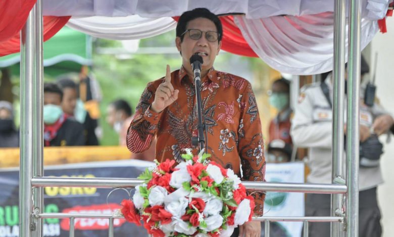 Gus Menteri Beri Bantuan Sejumlah BUMDes di Kota Ambon, Masing-masing Dapat Rp75 Juta
