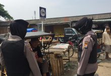 Nong Jawara Polda Banten Sosialisasikan Prokes di Pasar Rau Serang