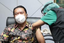 Sekda Banten Terima Vaksinasi Covid-19 Kedua