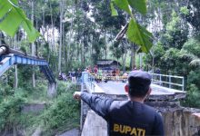 Jembatan Penghubung Dua Kecamatan di Lumajang Terputus