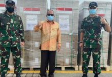 KRI Semarang Angkut 11,6 Juta Masker Bantuan dari Singapura