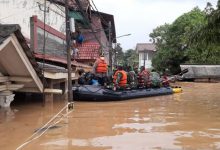 300 Kepala Keluarga Dievakuasi Akibat Banjir Cipinang Melayu