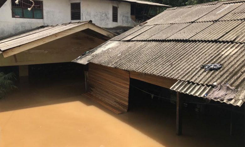 Tanggul Kali Angke Jebol, Pondok Bahar Terendam Banjir