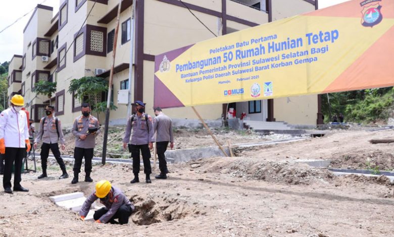 Kapolri Resmikan Pembangunan 50 Rumah Polisi Korban Gempa di Sulbar