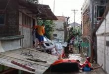 Pasien Covid-19 di Cipinang Dievakuasi Akibat Banjir