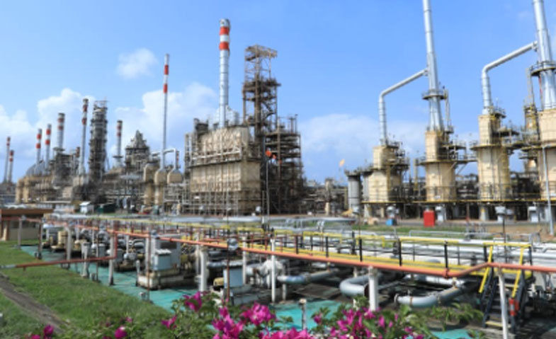 Proyek Strategis Nasional Green Refinery Di Kilang Pertamina Cilacap ...