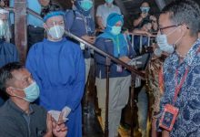 Menparekraf Tinjau Pelaksanaan Vaksinasi 3.500 Pelaku Parekraf di Batam