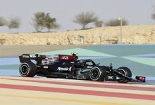 Pebalap tim Mercedes Valtteri Bottas menjalani tes pramusim Formula 1 di Sirkuit Internasional Bahrain, Sakhir, Sabtu (13/3/2021). Foto : AFP/Mazen Mahdi