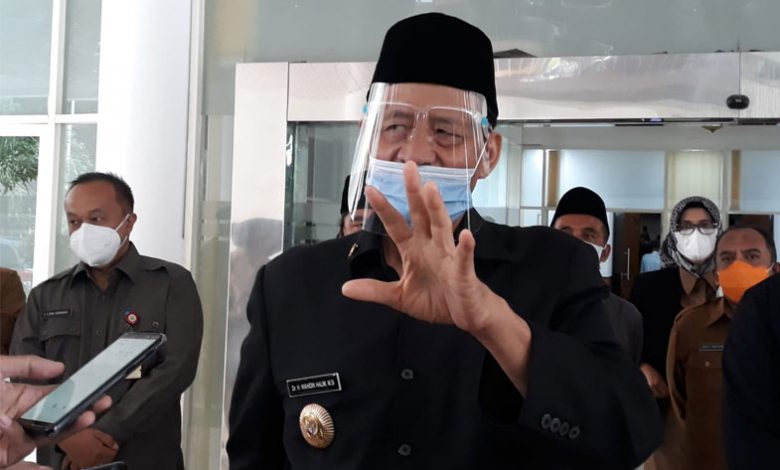 Wahidin Rombak Manajemen Bank Banten