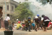 Pasukan Keamanan Myanmar Tembaki Demonstran Pekerja Medis di Kota Mandalay