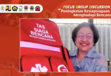Megawati Soekarnoputri meluncurkan gerakan siaga bencana, yang ditandai dengan penyerahan tas siaga bencana secara virtual di Jakarta, Jumat (23/4/2021). Foto : Antara/Devi Nindy