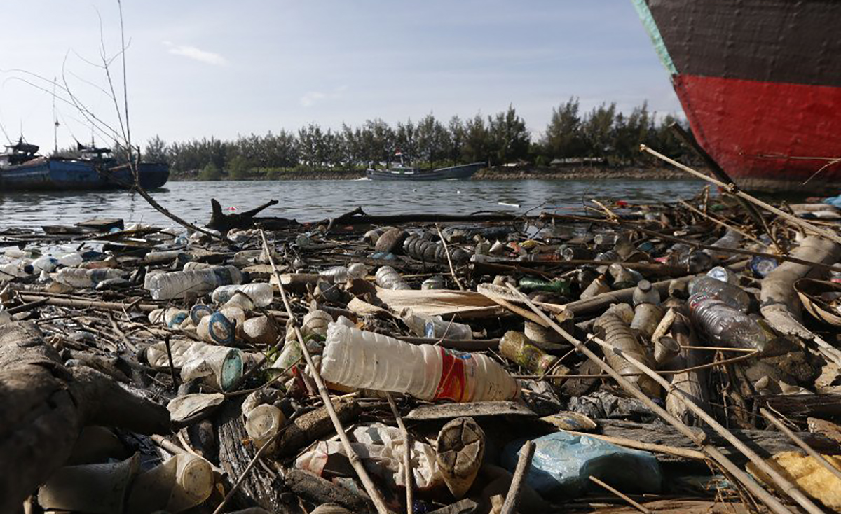 sampah plastik
