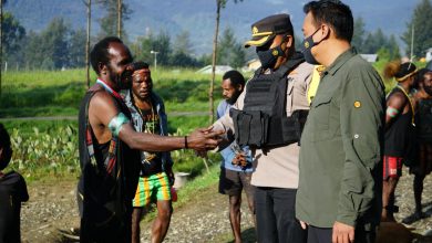 Situasi Papua Sudah Aman, Kepala Suku Puncak Gelar Tradisi Bakar Honai Di Ilaga