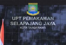 Cegah Penyebaran Covid-19, Wali Kota Tangerang Tutup TPU Selapajang