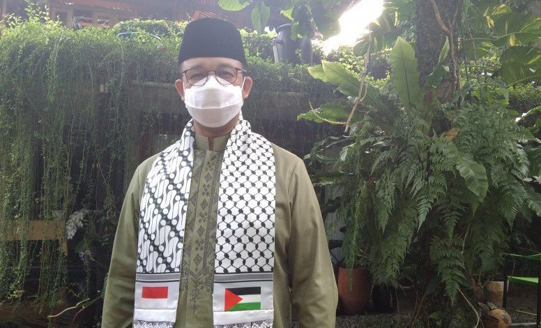Salat Idulfitri, Anies Baswedan Gunakan Sorban Berbendera Palestina