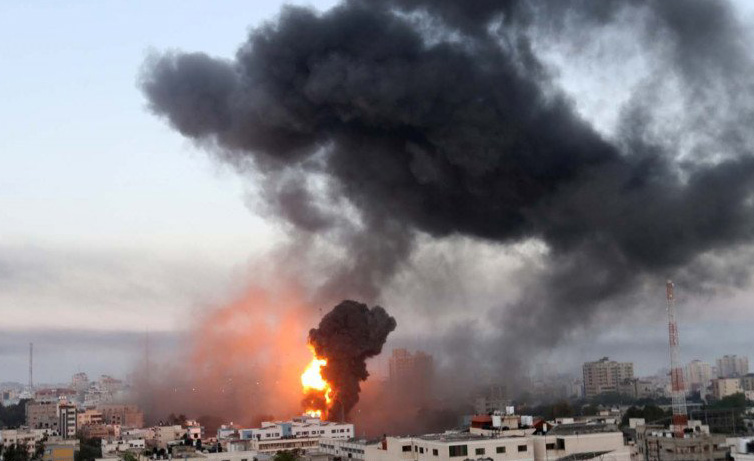 Israel Tembakkan Artileri Ke Gaza, 90 Orang Tewas