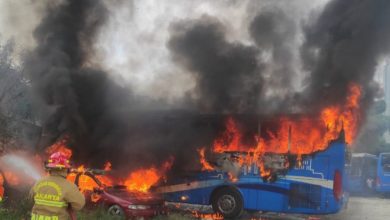 Satu Bus Dan Dua Sedan Hangus Terbakar Di Mampang