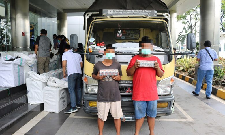 Bea Cukai Semarang Ungkap Penyelundupan Rokok Disamarkan Barang Rongsok