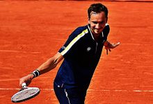 Daniil Medvedev Maju ke Perempat Final French Open usai Kandaskan Petenis asal Chili