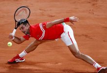 Novak Djokovic Terselamatkan Kram yang Paksa Lorenzo Musetti Mundur di 16 Besar