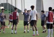Tim Nasional Indonesia bersama pelatih Shin Tae-yong (lima kiri) saat berlatih di Dubai, Uni Emirat Arab, Kamis (20/5/2021). Foto : Antara/HO-PSSI/am.